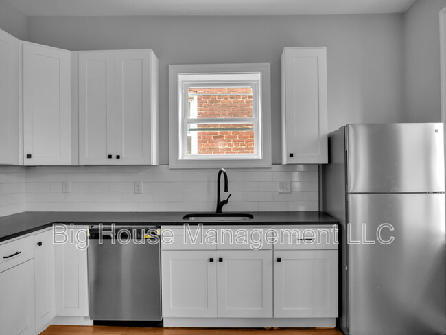 Building Photo - 707 Druid Park Lake Dr
