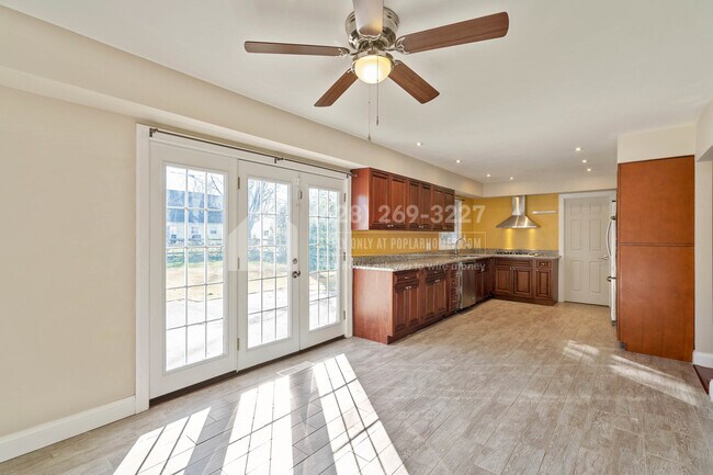 Building Photo - 2511 Kitmore Ln