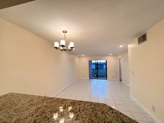 Building Photo - 21911 Lake Forest Cir