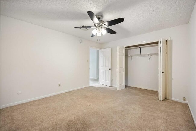 Building Photo - 12800 Briar Forest Dr