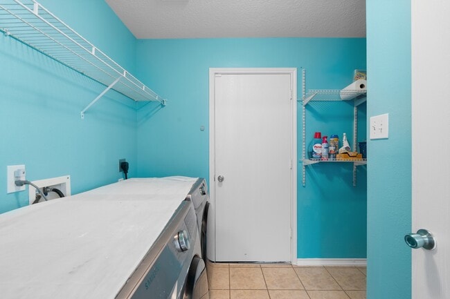 Building Photo - 20807 Carsen Spring Ct