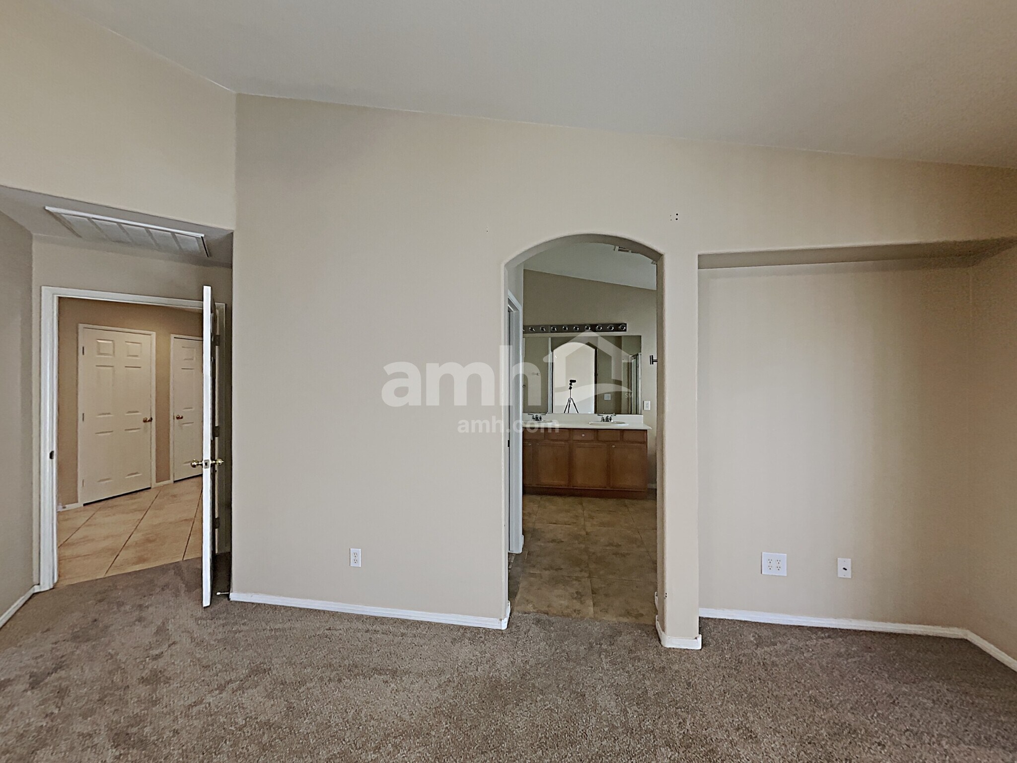 Building Photo - 3415 W Hammer Ln