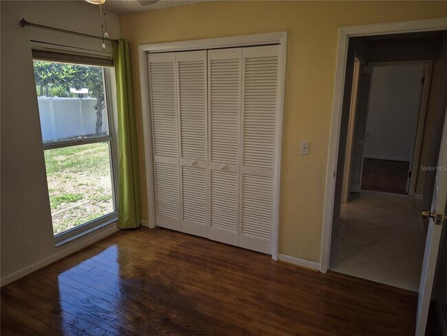 Building Photo - 9802 Riverview Dr