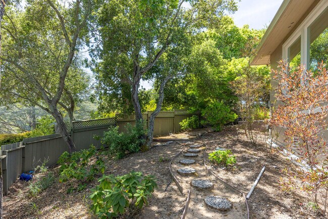 Building Photo - 84 Silverwood Dr