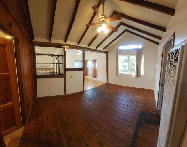 Building Photo - 1941 Abbott St