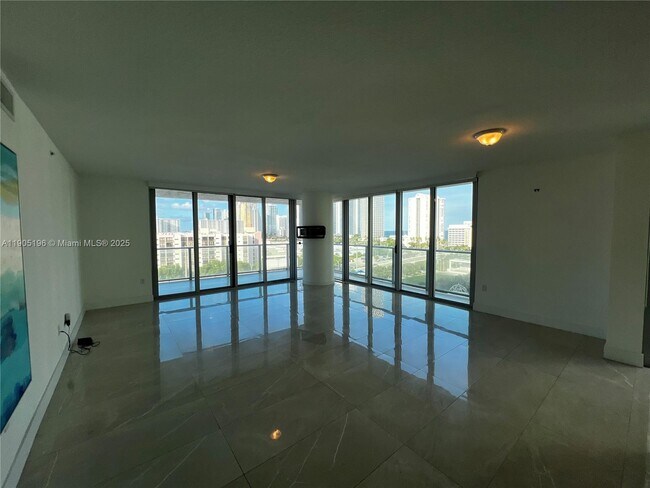 Building Photo - 300 Sunny Isles Blvd