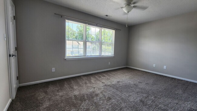 Building Photo - Townhome in Swansboro with 2 Master Suites + Community Pool. Showings Available!