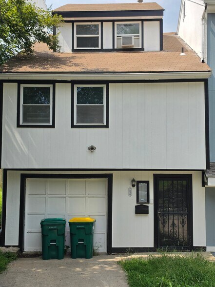 Building Photo - 2830 Eaton St