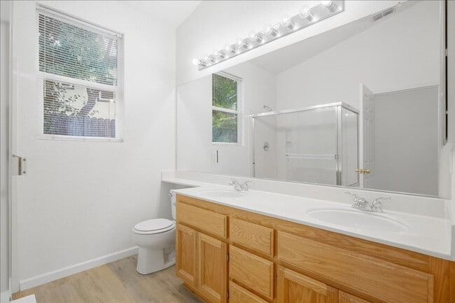 Building Photo - 374 Coventry Cir
