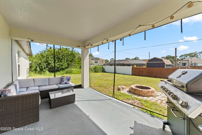 Building Photo - 1938 Jupiter Blvd SW