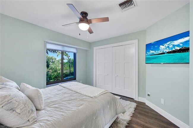 Building Photo - 27131 Oakwood Lake Dr