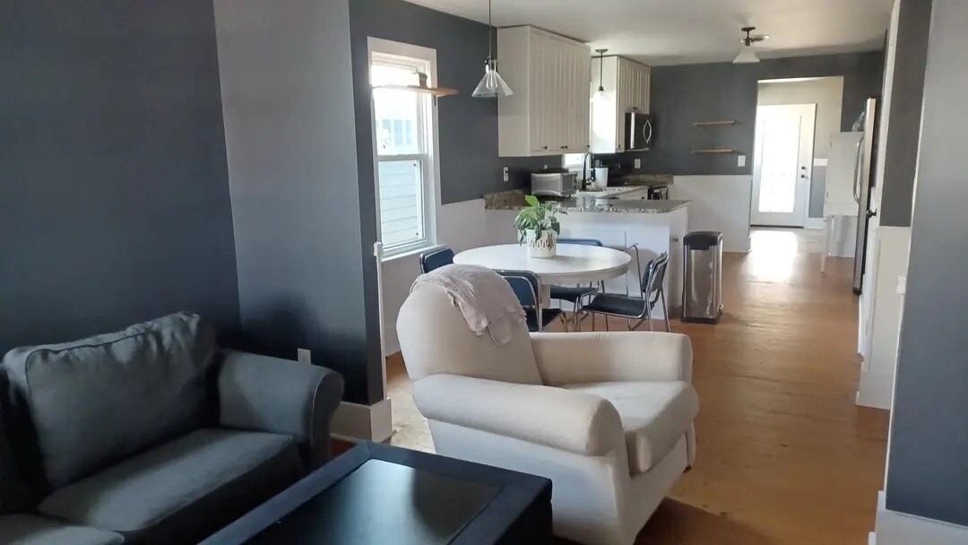 Building Photo - 2218 Gibson Ave