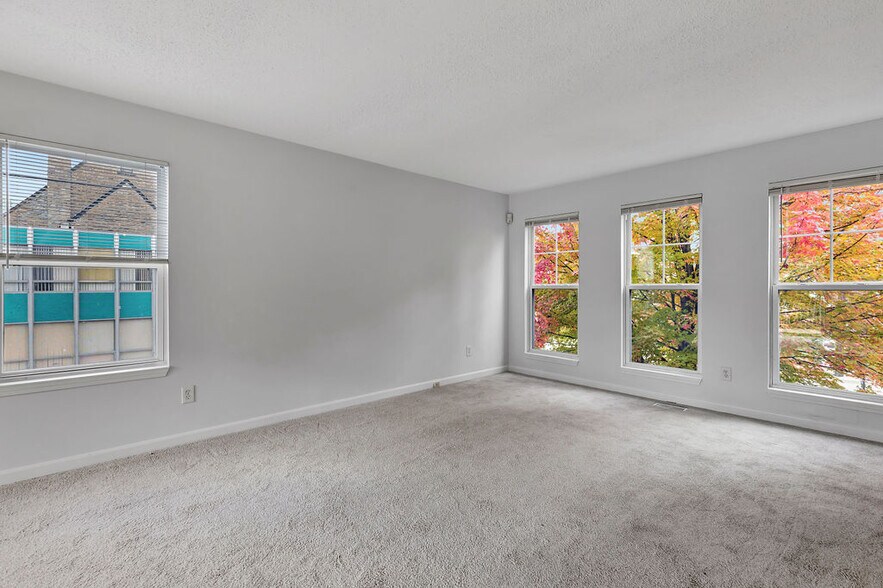 Building Photo - 813 William Howard Taft Rd