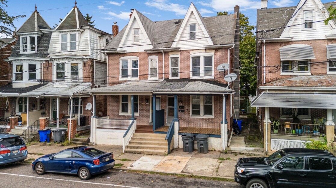 Building Photo - 23 E 2nd St