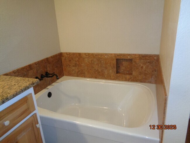 Building Photo - Immaculate Rancho Vista One Story Home