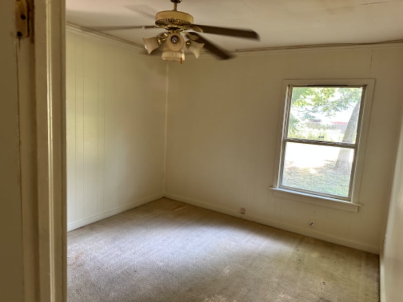 Building Photo - 3223 Pecan St