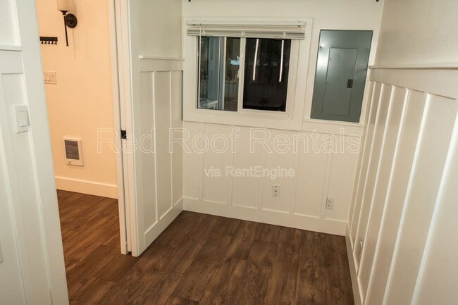 Building Photo - 6527 95th St SW