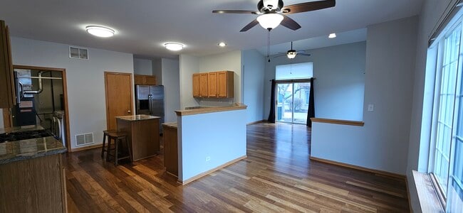 Building Photo - 1036 Woodview Ct