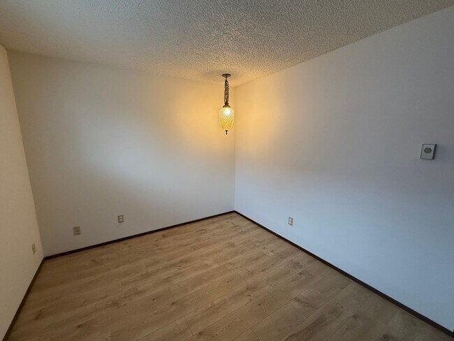 Building Photo - 0743