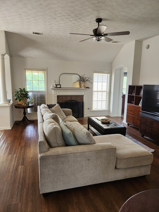 Building Photo - 2018 Chancellor Ridge Rd