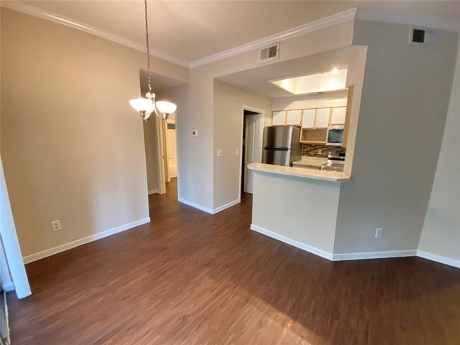 Building Photo - 6000 Shepherd Mountain Cove