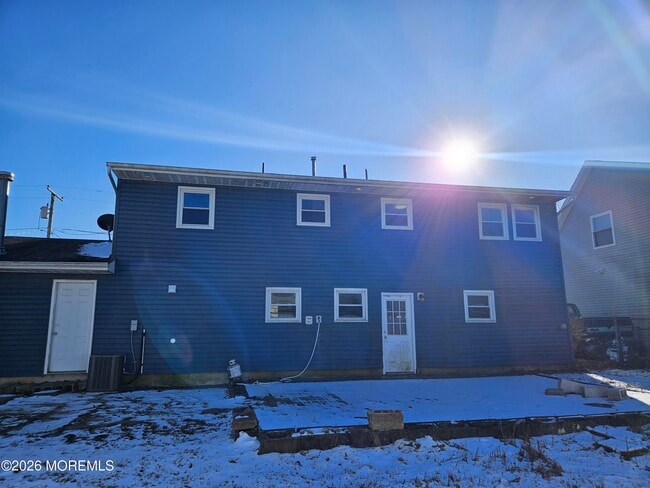 Building Photo - 118 Walnut Dr