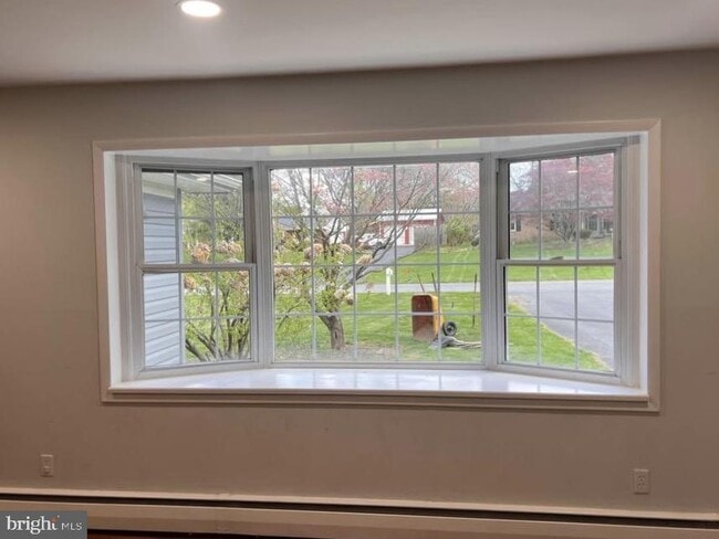 Building Photo - 6122 Rolling View Dr