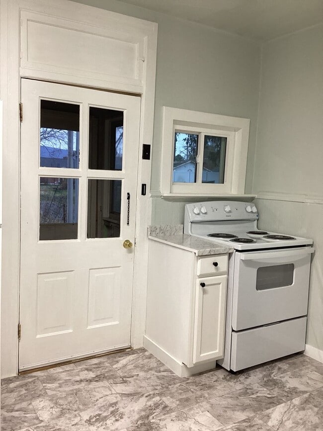 Building Photo - 45 Clayton Ave