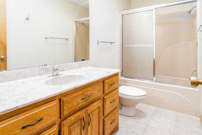 Building Photo - Charming 3 Bedroom, 2 Bathroom home near Lake Coronado! Call 501-922-9997 to set up a showing today!