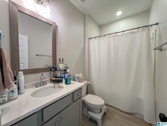 Building Photo - 4740 Arden Wy