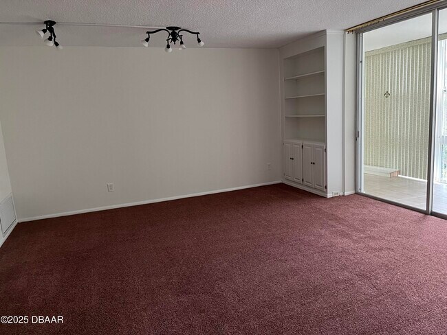 Building Photo - 1224 S Peninsula Dr