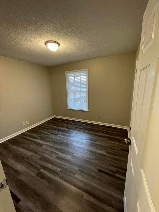 Building Photo - 1005 Peachers Mill Rd