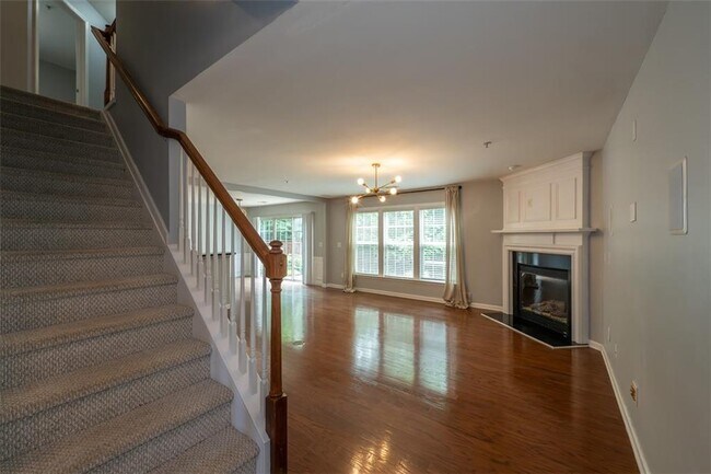 Building Photo - 331 Balaban Cir