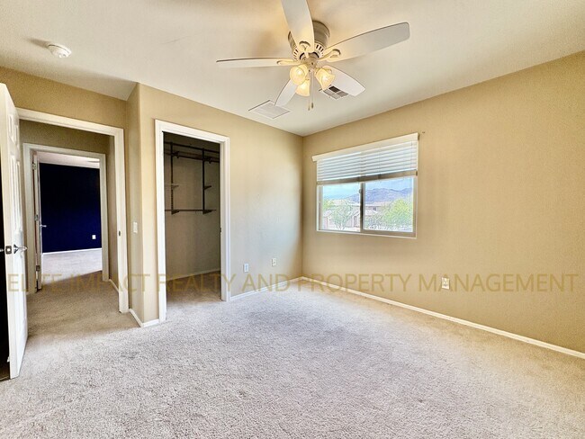 Building Photo - 6004 S Meadow Breeze Dr