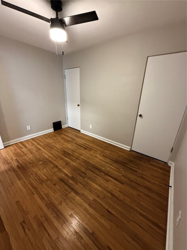 Building Photo - 7128 Yates St