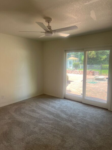 Building Photo - 10913 Dixon Rd