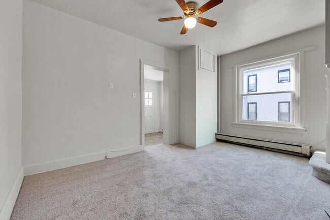 Building Photo - 1466 Main St