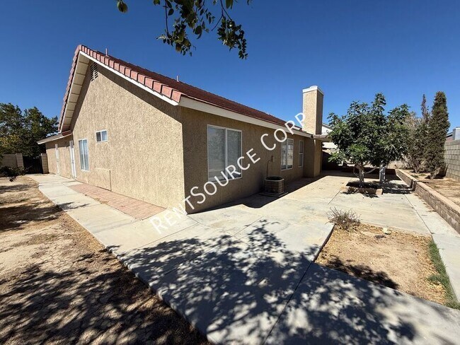 Building Photo - 2501 Summerchase Ave