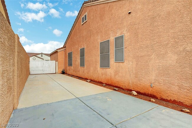 Building Photo - 9013 Big Plantation Ave