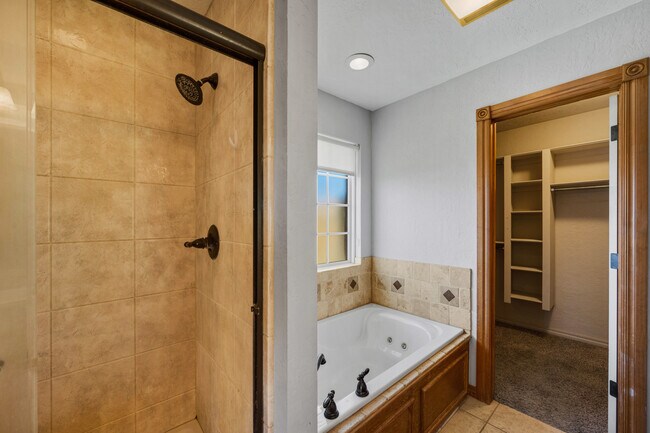 Building Photo - 1202 Hershel Dr