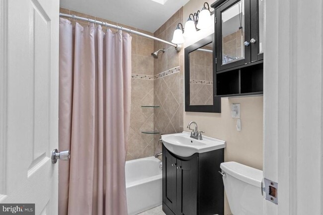Building Photo - 4313 Deerpath Ln
