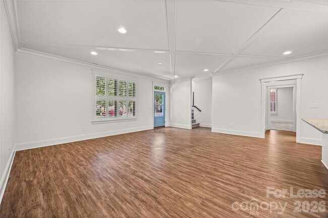 Building Photo - 706 Kingsley Way