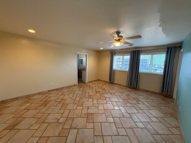 Building Photo - Beautiful Sunset Terraces Condo for Rent!