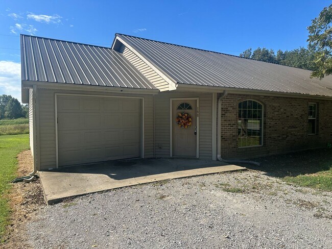 Building Photo - 108/118 Boone Crossing Drive