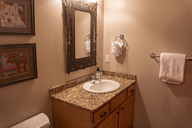 Building Photo - Immaculate Spanish Peaks Condo with Hot Tub & Pool Access