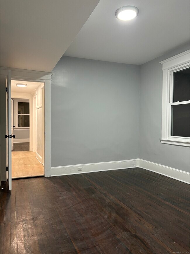 Building Photo - 72 4th St