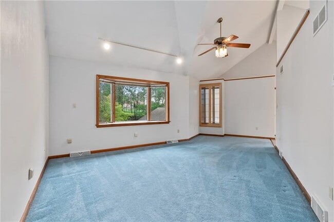 Building Photo - 1301 Grandview Ave