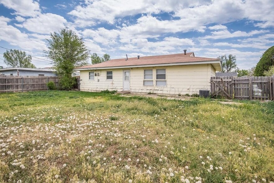 Building Photo - 1124 Juniper Dr