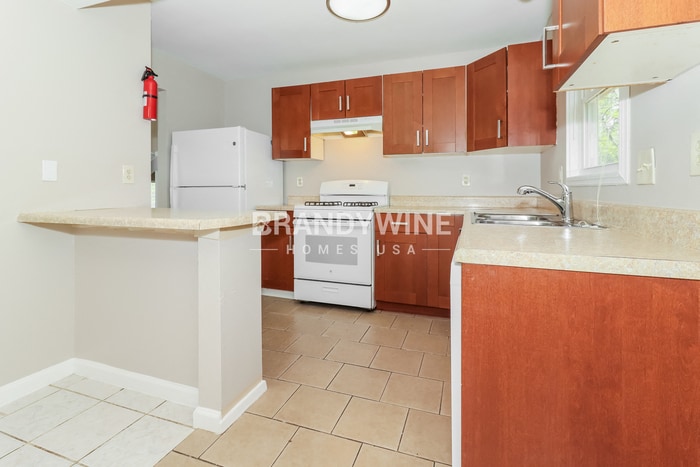 Building Photo - 1228 Mill Lake Cir