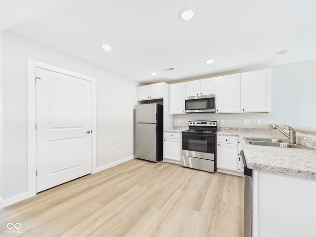 Building Photo - 9904 Bison Dr
